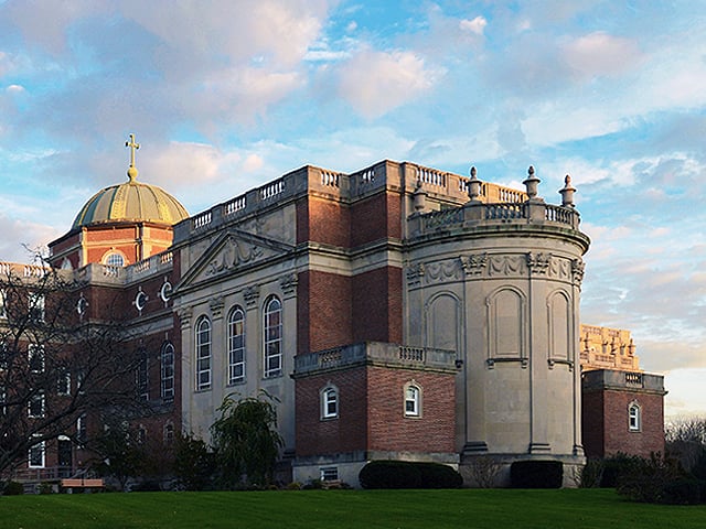 img-gallery-Campion-exterior